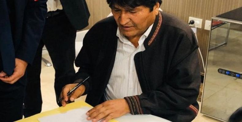 Bolivia's former President Evo Morales arrives in Buenos Aires, December 12, 2019.  (Photo: teleSUR)