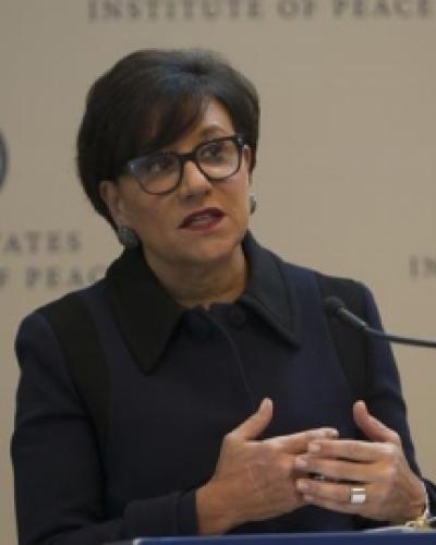 La Secretaria de Comercio Penny Pritzker, en su intervención en la Primera Conferencia del Consorcio Cuba, en el Instituto de la Paz, en Washington, Estados Uni