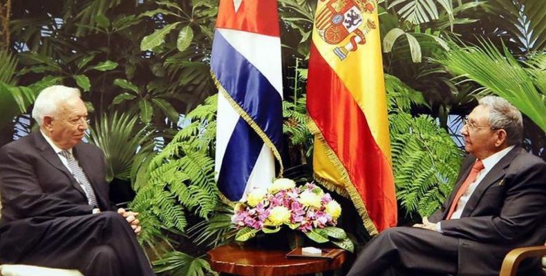 Margallo se refirió en conferencia de prensa al momento en que fue recibido por el presidente de Cuba, Raúl Castro.