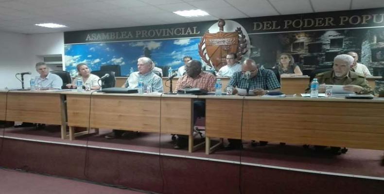 La dirección del gobierno en el territorio rinde un informe a Díaz-Canel sobre la economía, la educación y la salud. Foto: PL