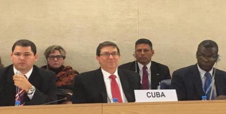 Rodríguez (C) agradeció las muestras de admiración por Cuba. Foto tomada de PL