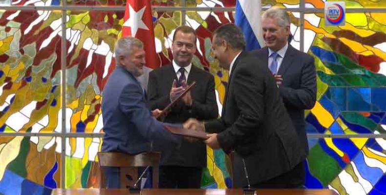 Ambas partes acordaron la ejecución de un proyecto para la creación de un centro de irradiación en Cuba. Foto tomada de PL