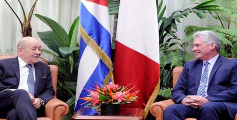 Canciller Le Drian y el presidente cubano, Miguel Díaz-Canel