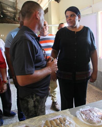 López Acea se pronunció porque haya variedad de precios para darle más facilidades de opción a la familia cubana. Foto: Radio Sancti Spíritus