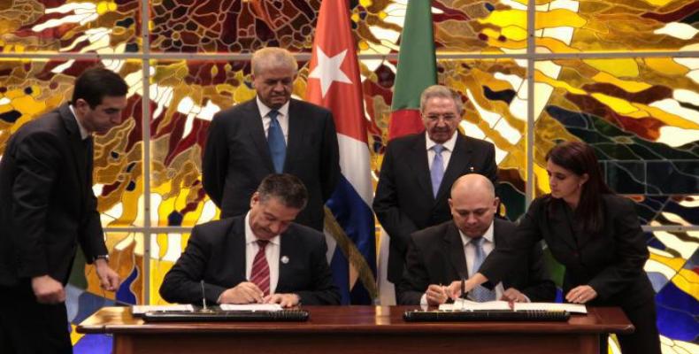 Firma de acuerdo sobre salud pública entre Cuba y Argelia