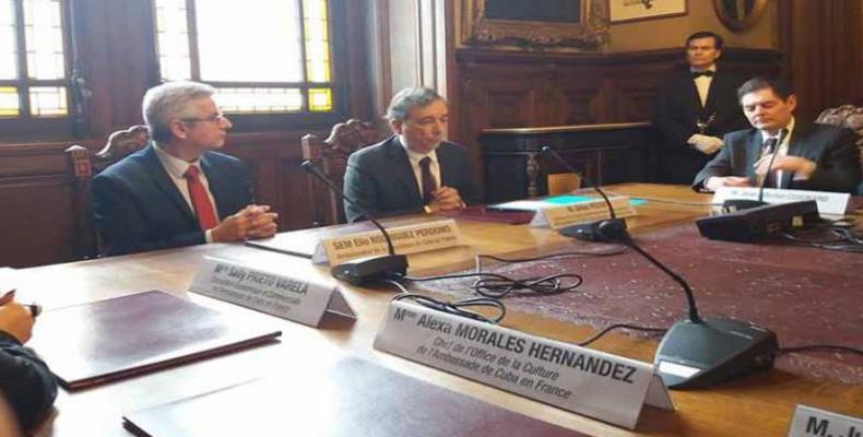 Cuba y Francia firman el acuerdo de cooperación académica para el intercambio en la formación técnico-profesional.Foto:RReloj