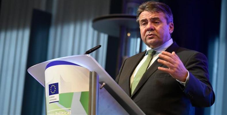 German Foreign Affairs Minister Sigmar Gabriel gives a speech during a meeting at the EU Charlemagne Building in Brussels on January 8, 2018 (Photo by AFP)