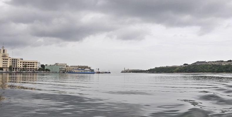 Hoy recibe la Bahía de La Habana labores para proteger el medio ambiente Foto:José M. Armas