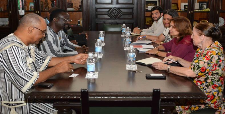 Gobiernos de Cuba y Burkina Faso fortalecen las relaciones parlamentarias.Foto:@AsambleaCuba
