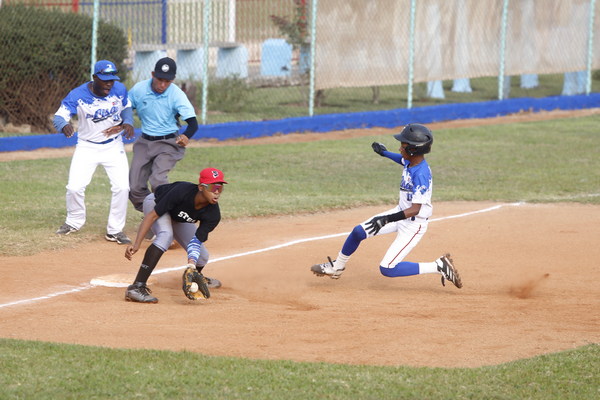 Cuban U-12 Baseball Team Travels to Curaçao