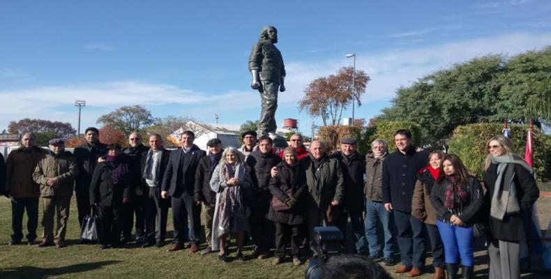 Homenaje al Che en Buenos Aires, Argentina, para recordar el 90 natalicio del Guerrillero Heroico