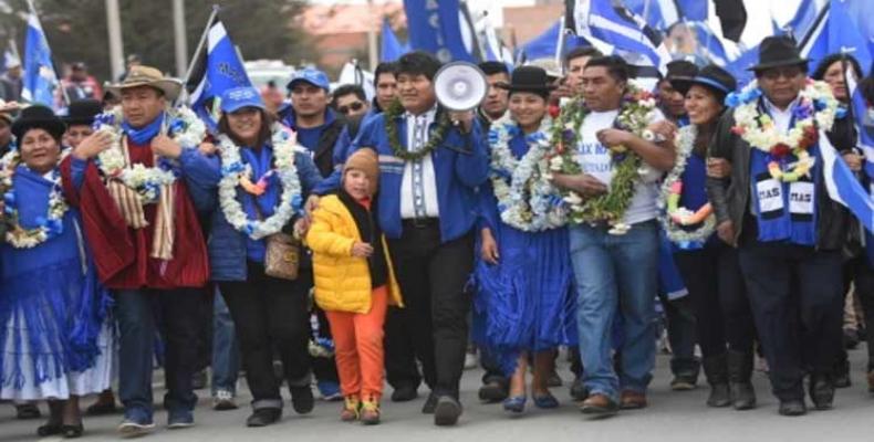 Preside Evo Morales caminata del MAS como parte de campaña electoral. Foto: PL.