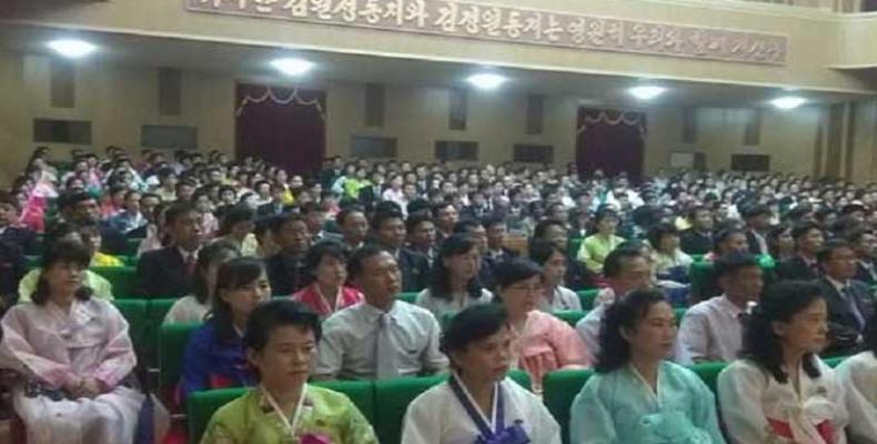 Una representación de trabajadores y estudiantes norcoreanos asistieron a la actividad. Foto: PL
