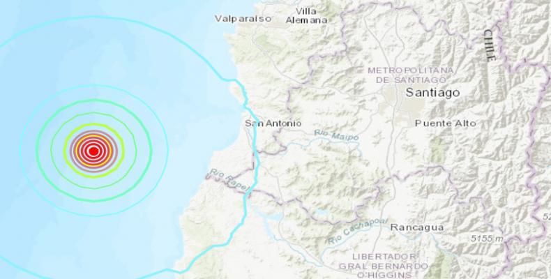 Un sismo de magnitud 5,7, localizado a 86,8 kilómetros al suroeste de la ciudad de San Antonio, Chile. USGS