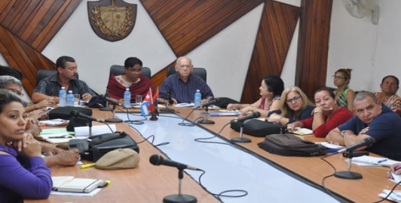 La vicepresidenta cubana Inés María Chapman, insistió en la necesidad de la integración de los organismos en el ordenamiento territorial.Foto:Periódico 26.