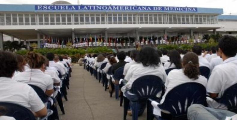 De la institución han egresado más de 28 mil 500 médicos de 103 países, de forma totalmente gratuita. Foto tomada de la ACN