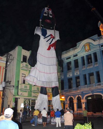 Muñeca Leonor, de 22 metros de alto y un peso de poco más de 1 270 kilos. Predecesora de María Parchito. Foto/ACN