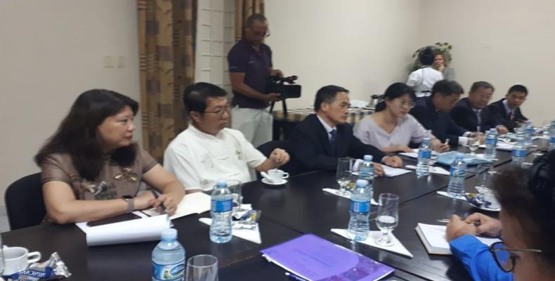 Los gobiernos de Cuba y China firman convenio de colaboración.Foto:Lázaro Chiang Macate.RReloj.