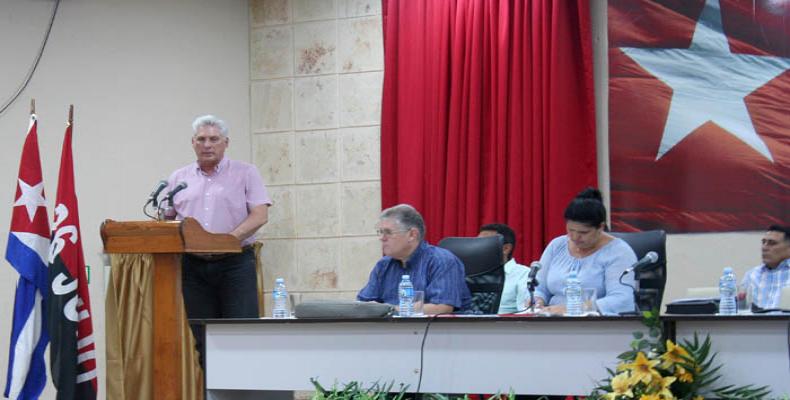 President Miguel Diaz-Canel addresses local authorities in Artemisa Province