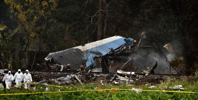 Maylen Diaz, survivor of tragic air accident, back in critical condition. Photo of plane crash.  Photo: Granma