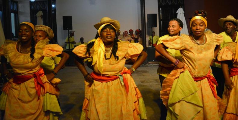 Las tradiciones haitianas se conservan marcadamente en cantos y bailes. Foto: Internet