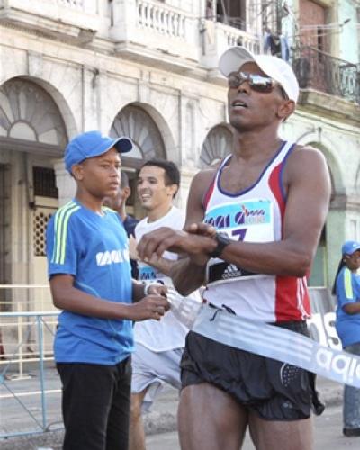 Henry Jaen à son arrivée au marathon de La Havane. Photo JIT