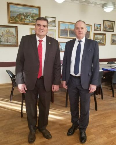 Cuban Counselor Gustavo Cobreiro (left) and The Rector of the Moscow State Technical University of Automobiles and Road Construction, Guennadi Kustarev,