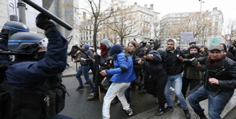 Represión de las protestas en Francia