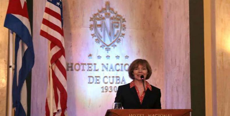 Vicegobernadora de Minnesota ofrece conferencia de prensa en La Habana