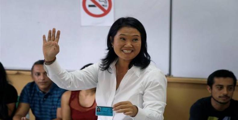 La candidata Keiko Fujimori al votar por la mañana en una escuela de Lima. AFP  Foto/AFP