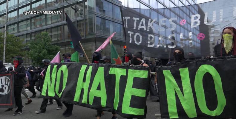 Anti-fascist demonstrators march in Washington, DC.  Photo: Twitter / @ALCHYMEDIA TV