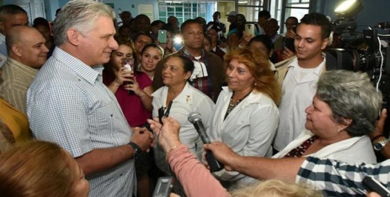 Miguel Díaz-Canel Bermúdez, felicitó a todas las féminas cubanas en ocasión del Día Internacional de la Mujer. Foto: ACN.