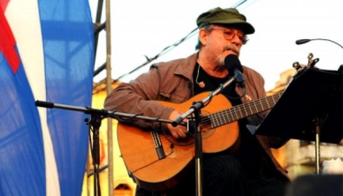 trovador cubano silvio rodriguez.Archivo