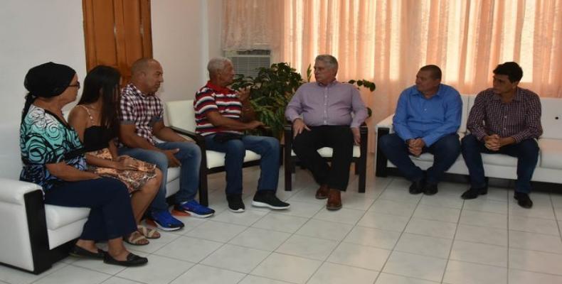 Díaz-Canel aseguró que se realizan gestiones sin descanso para lograr el regreso a Cuba de ambos profesionales. Foto: @PresidenciaCuba