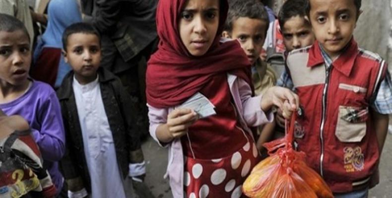 Miles de niños deambulan en Yemen en busca de alimentos. Foto: Internet