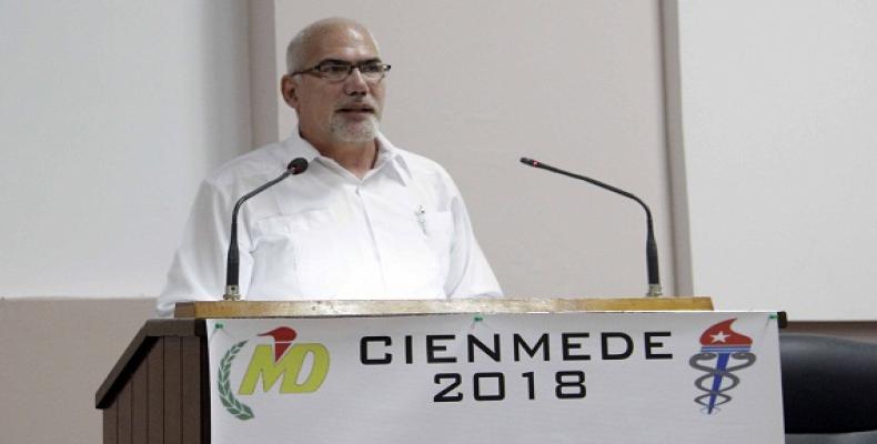 El presidente del INDER, Antonio Becali, ofreció la conferencia magistral 'El sistema deportivo cubano de cara a la Agenda 2030'. Foto: Alejandro Rodriguez Leiv