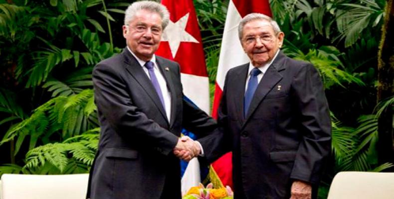 Heinz Fischer (I) y Raúl Castro (D) en La Habana. Foto: Ismael Francisco/Cubadebate