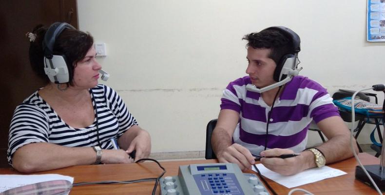 Los estudiantes del ISRI sienten orgullo del sistema electoral cubano. Foto: Alexis García