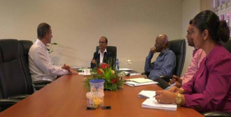 Cuba y Surinam reafirman vínculos de cooperación.Foto:Prensa Latina