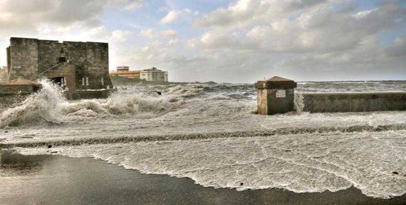 Eleación del nivel del mar en el malecón de La Habana