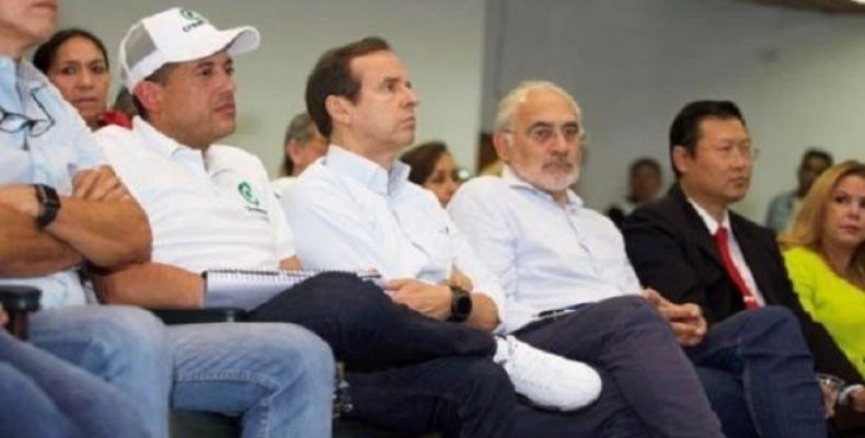 The Bolivian candidates agreed to meet again in two months' time, on April 3rd.  (Photo: EFE)