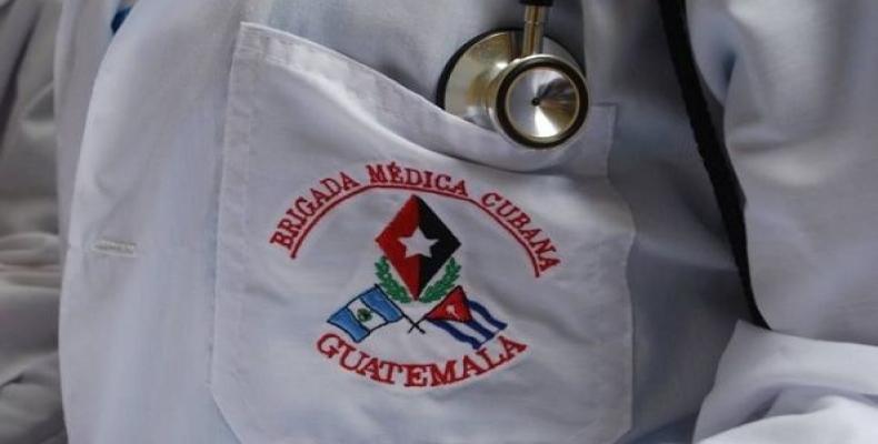 Cuban medical personnel helping volcano victims in Guatemala.  Photo: Prensa Latina