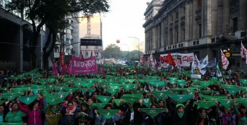 Abortion rights activists protests in Buenos Aires.  (Photo: Reuters)