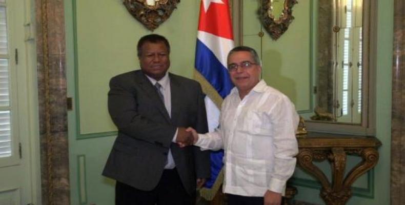 El distinguido visitante también fue recibido por el viceministro primero de Relaciones Exteriores, Marcelino Medina González. Foto: Cubaminrex