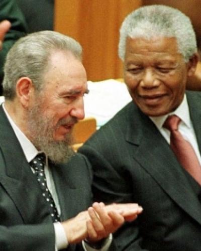 Fidel Castro junto a Nelson Mandela. Foto: Archivo