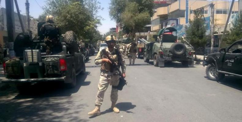 Fuerzas de seguridad afganas en la zona de la explosión. /Shah Marai /AFP