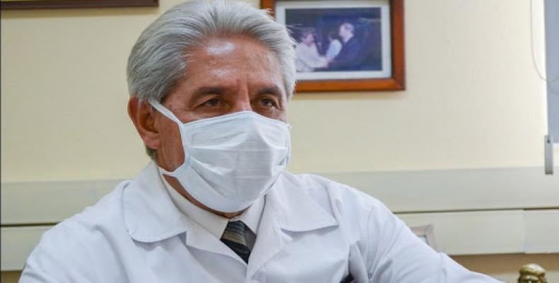 Doctor Francisco Duran, jefe del departamento de Epidemiología Nacional en Cuba. Foto / Periódico Victoria.