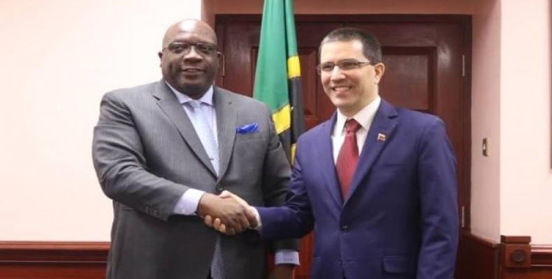 Arreaza began his diplomatic tour Tuesday with the aim to deepen ties of cooperation and friendship with the Caribbean nations.   Photo: @CancilleriaVE