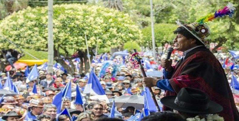 Más de 60.000 indígenas apoyaron el binomio Evo Morales-Álvaro García Linera. Foto: @evoespueblo