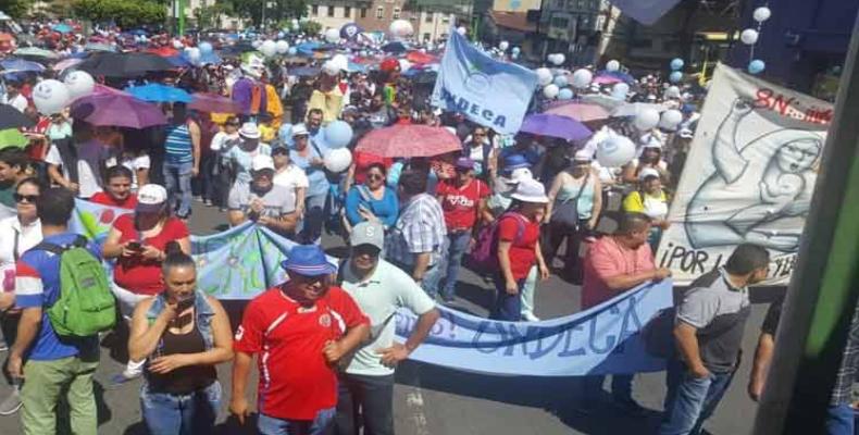 Llega a quinto día en Costa Rica huelga de trabajadores de la salud. Foto: PL.